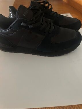 Tretorn Men's All-Black Low-Top Sneakers